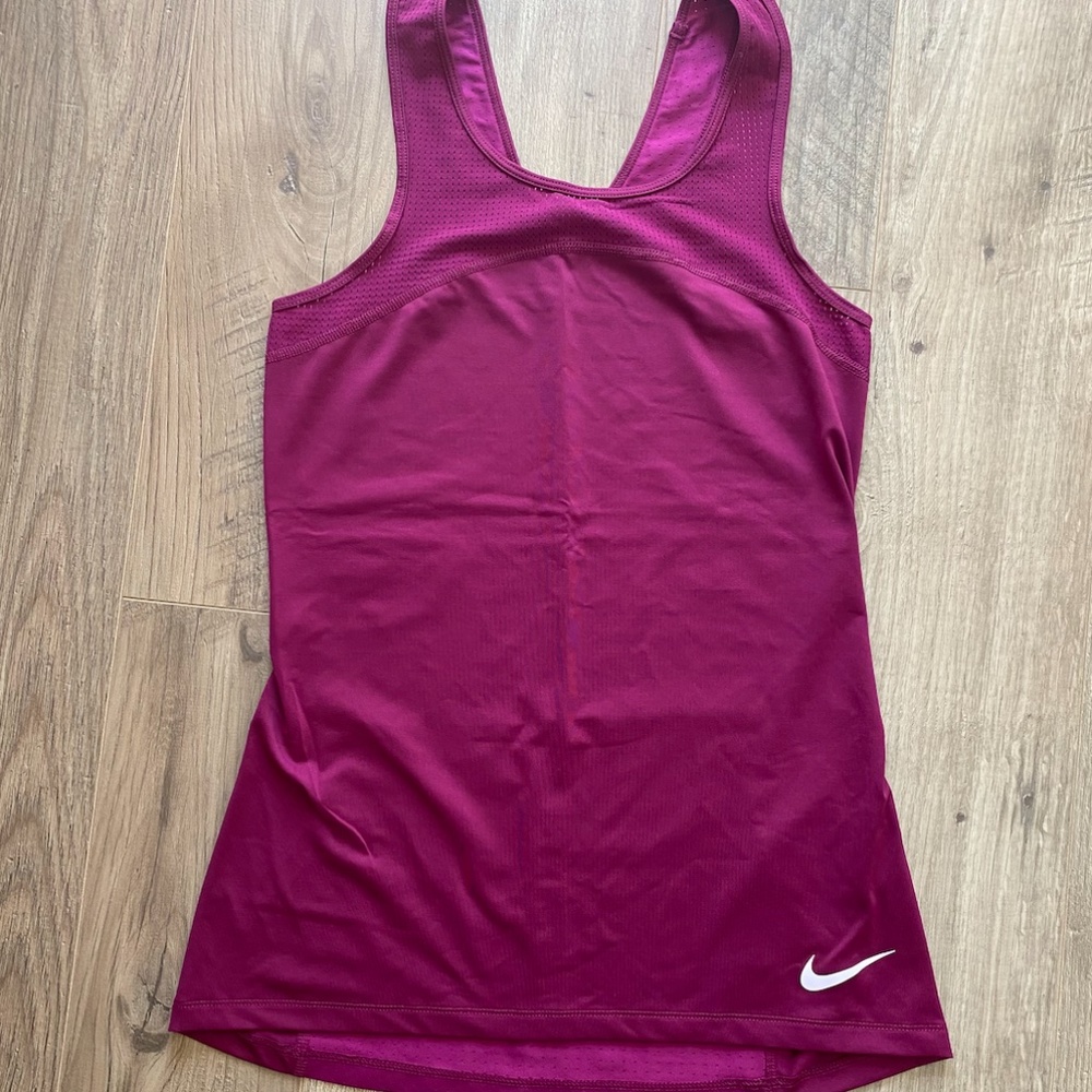 Nike Pro Hypercool Maroon Tank